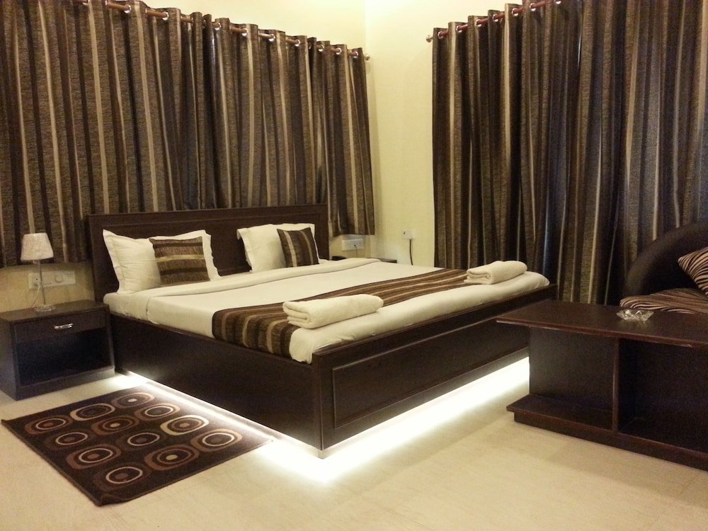 Superior Zimmer mit Balkon HOTEL VARUNA Varanasi