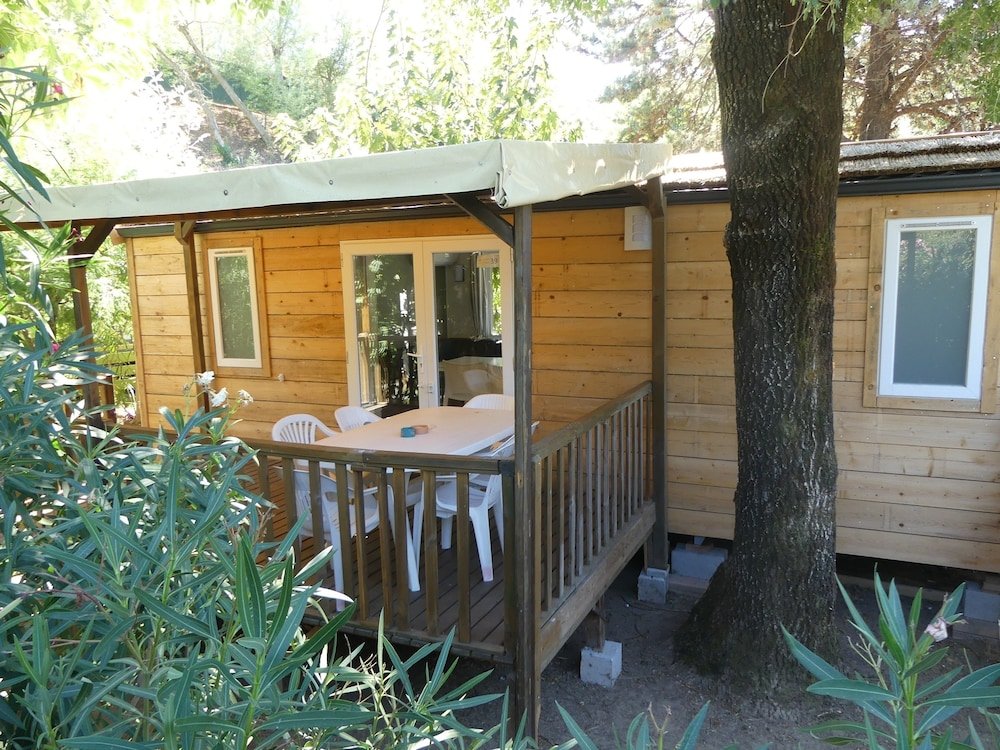 Standard famille chambre 2 chambres avec balcon Camping Parc des Monges