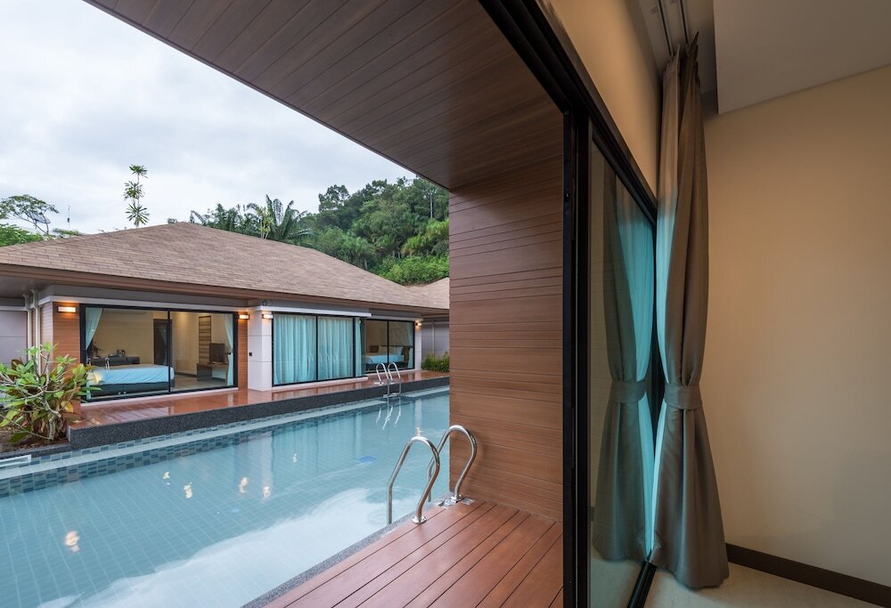 Deluxe chambre avec balcon Cher​mantra​ Aonang​ Resort & Pool​ Suite