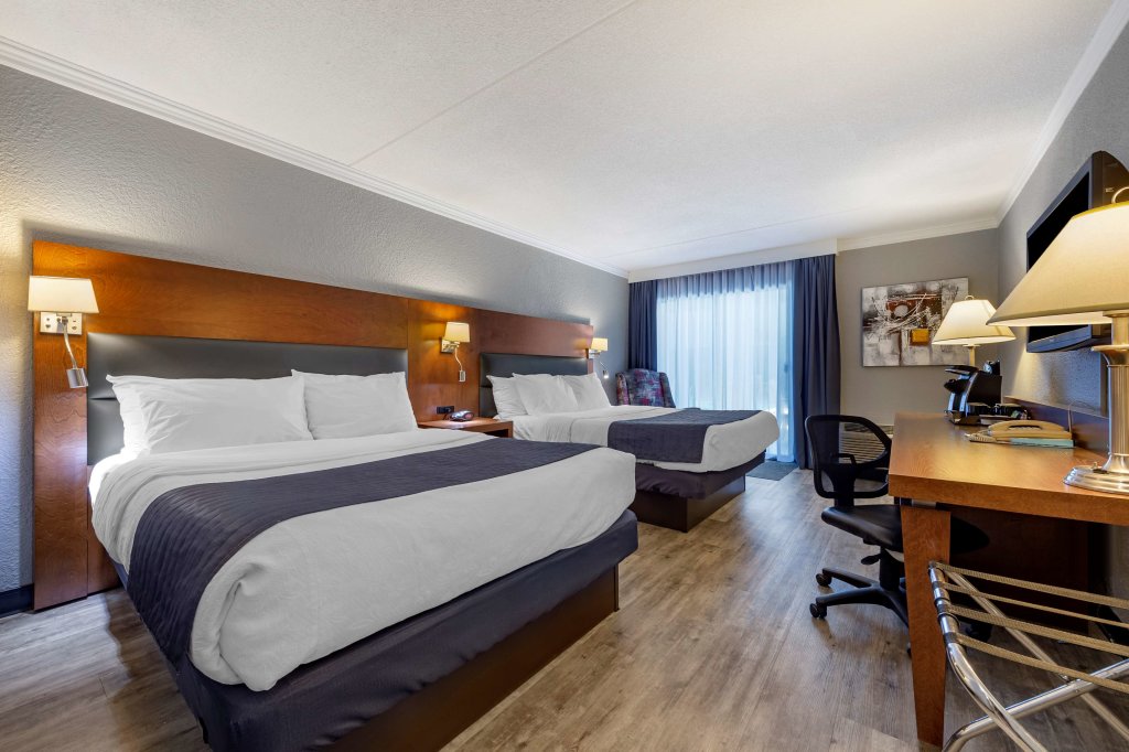 Четырёхместный номер Standard Best Western Hotel Universel Drummondville