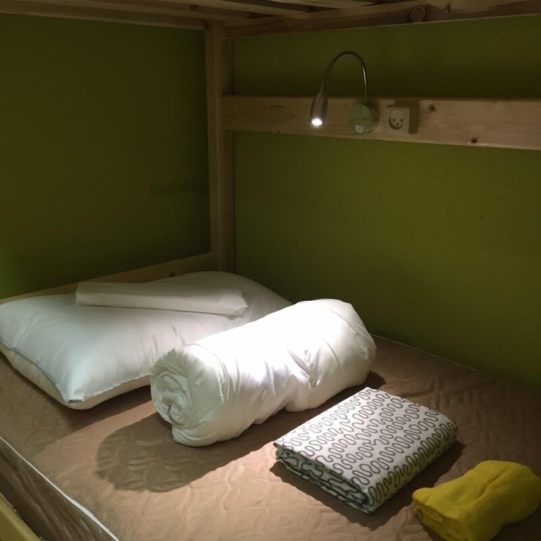 Кровать в общем номере (мужской номер) Хостел ПЛЕД на Павелецкой