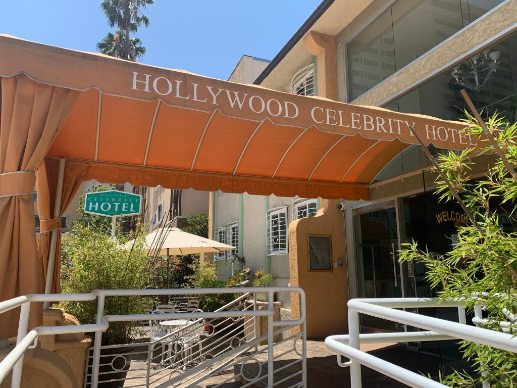 Cama en dormitorio compartido Hollywood Celebrity Hotel