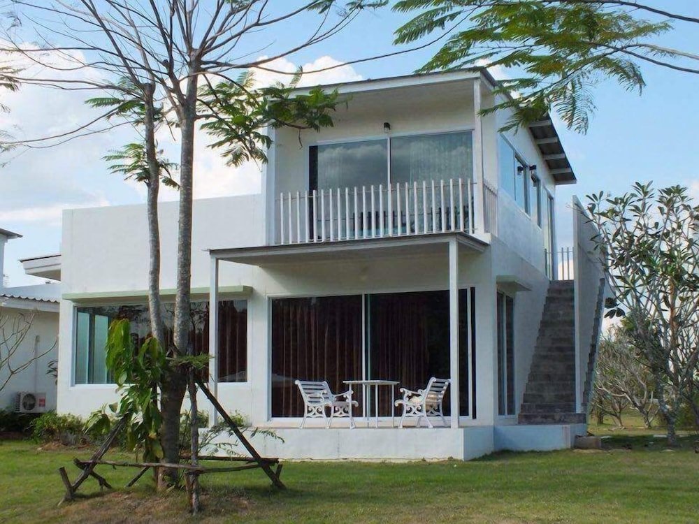 Villa 4 Zimmer mit Balkon Worawee Resort & Spa