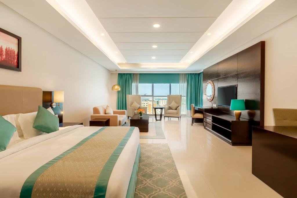 Номер Deluxe Ramada Hotel and Suites Amwaj Islands