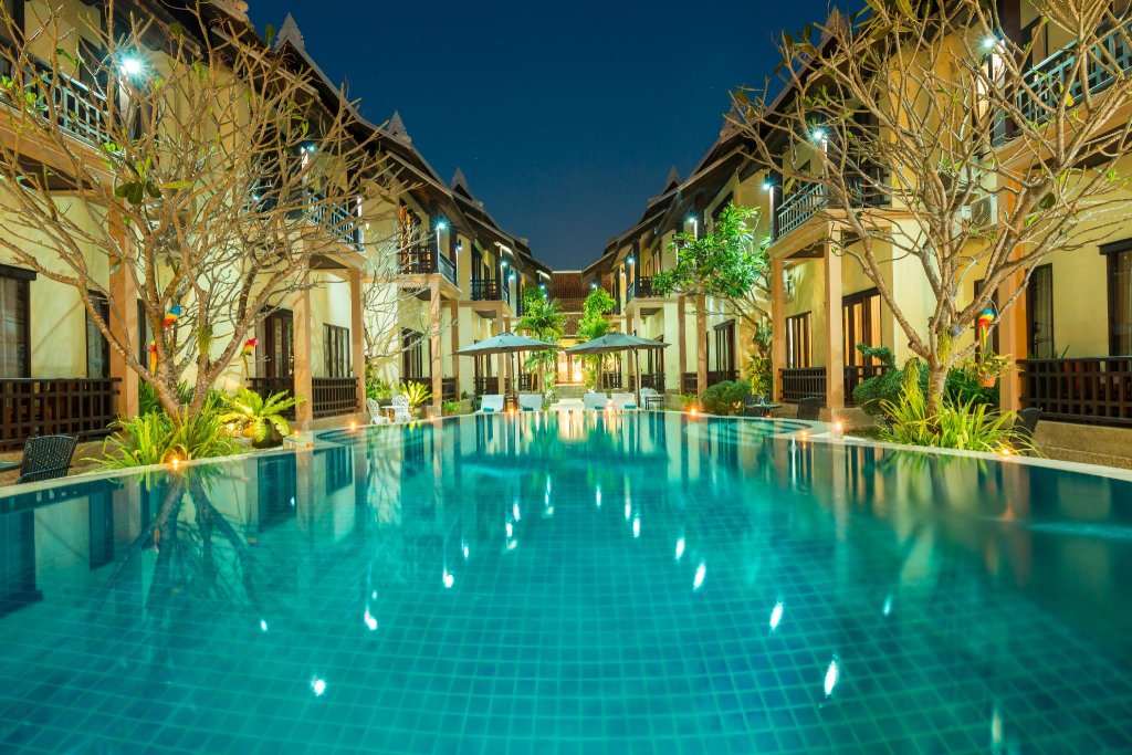 Трёхместный номер Standard с видом на бассейн Ang Thong Hotel