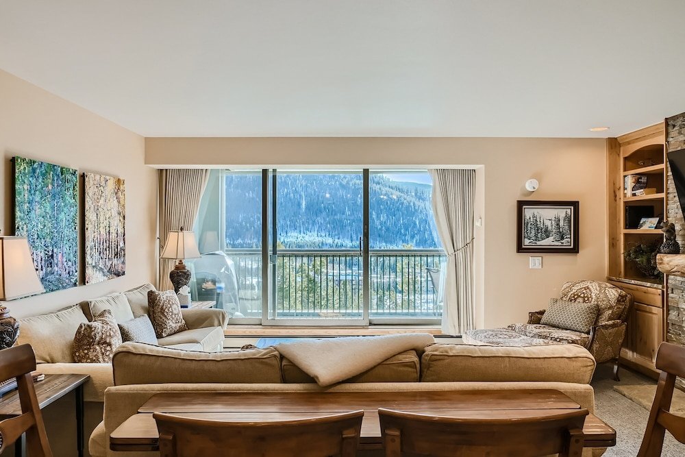 Standard Zimmer Few Minutes From Ski Resorts, Shuttle, Garage, And Beautiful Views! 2 Bedroom Condo by Redawning