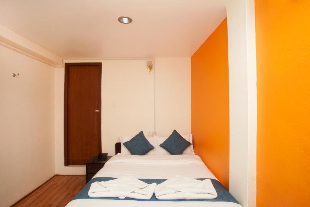 3 Bedrooms Deluxe Triple room with balcony and with garden view Hotel Green Horizon