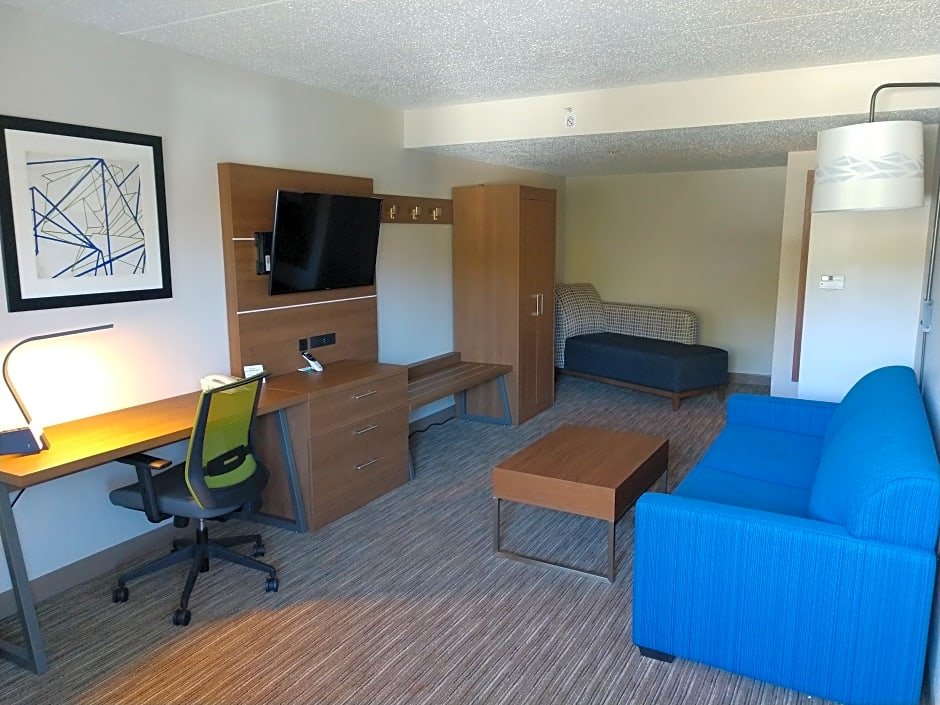 Suite 1 dormitorio Holiday Inn Express Murrysville - Delmont, an IHG Hotel