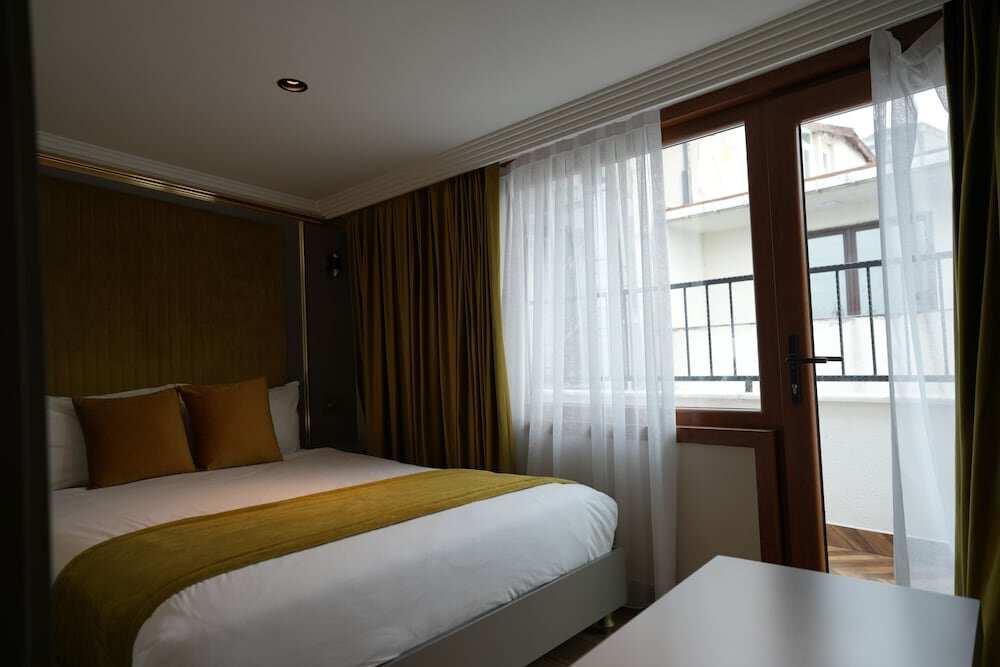 Deluxe Double room with balcony Taksim La Marino Hotel