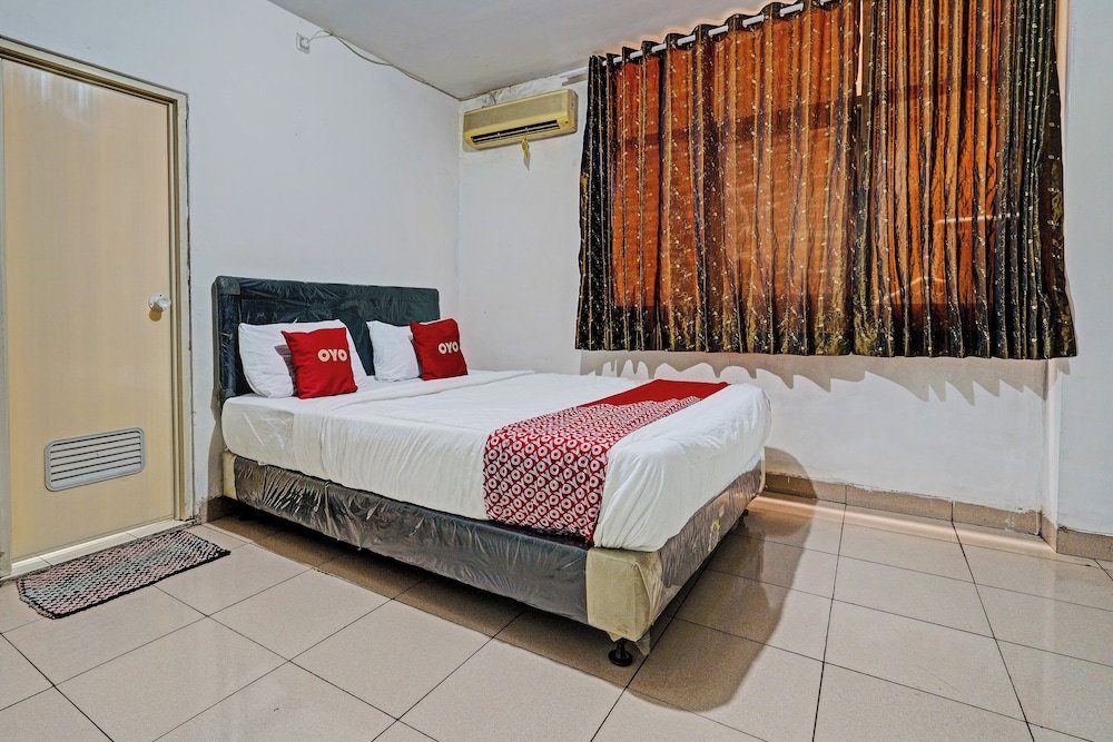 Deluxe Zimmer OYO 92726 Geulis Guest House Syariah