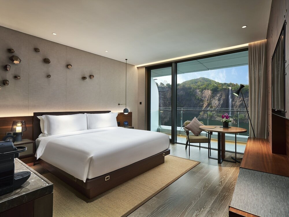 Deluxe Doppel Zimmer mit Balkon InterContinental Shanghai Wonderland, an IHG Hotel