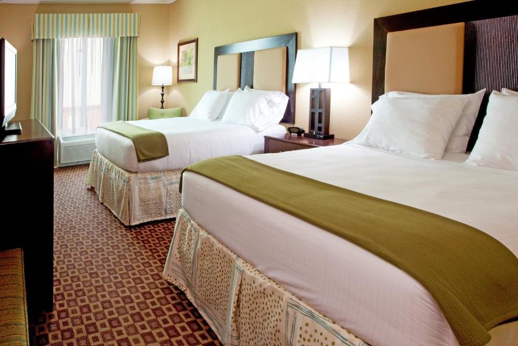 Двухместный номер Standard Holiday Inn Express Hotel & Suites Chaffee - Jacksonville West, an IHG Hotel