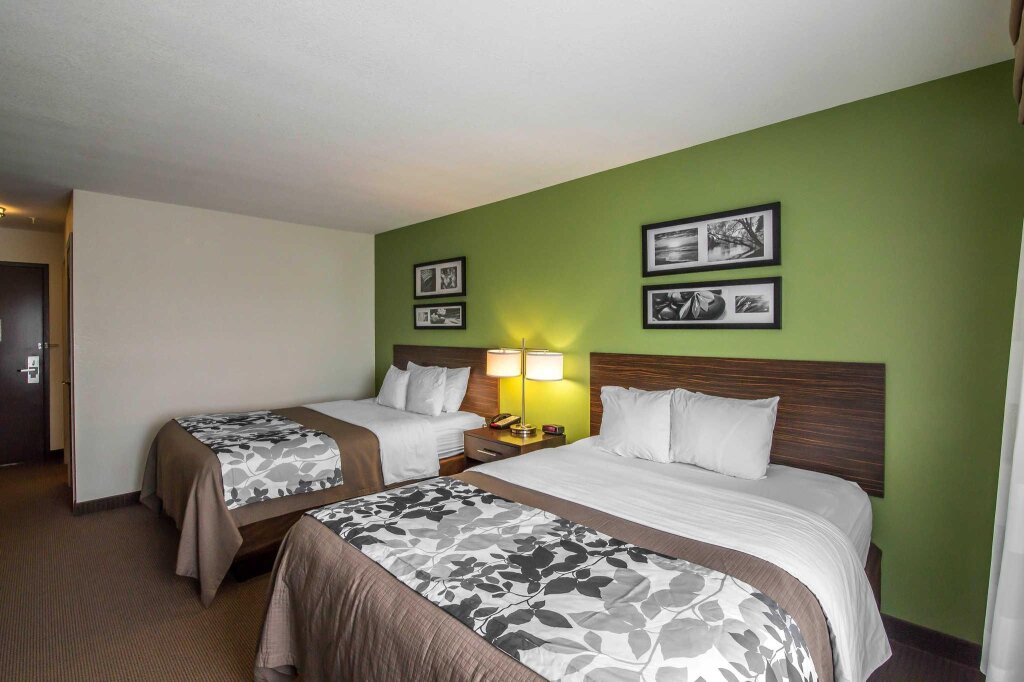 Четырёхместный номер Standard Sleep Inn & Suites Haysville