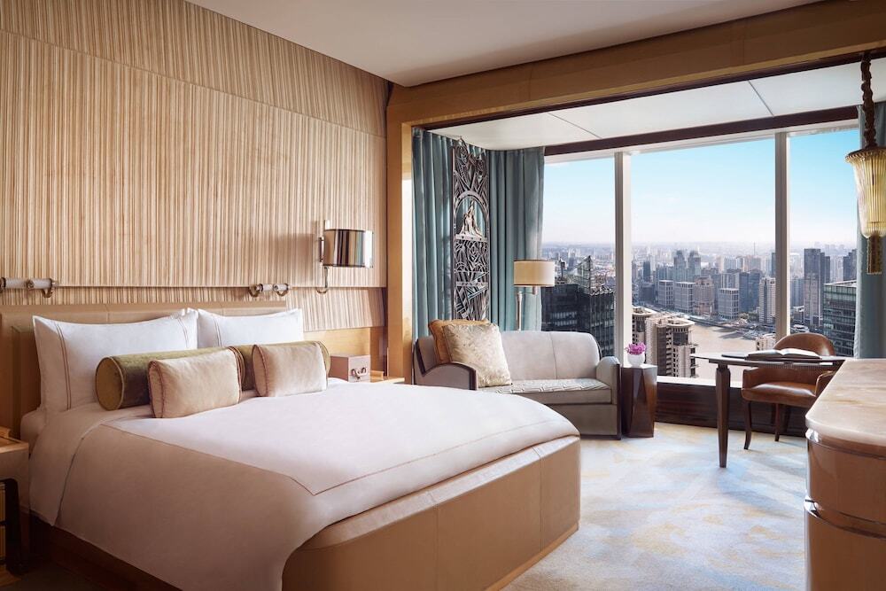 Двухместный клубный номер Standard с видом на город The Ritz-Carlton Shanghai, Pudong