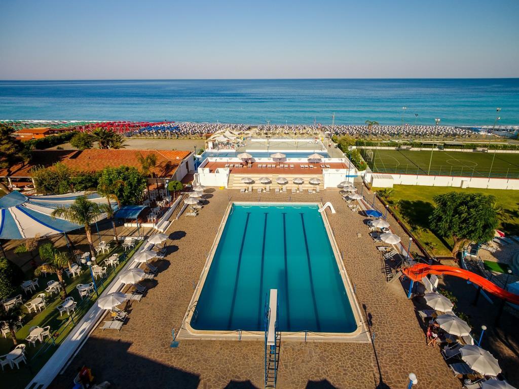 Отель Hotel Santa Caterina Village Club 4* (52 отзыва) в Скалея, Калабрия.  Забронировать Hotel Santa Caterina Village Club 4*. Оплата картами МИР.