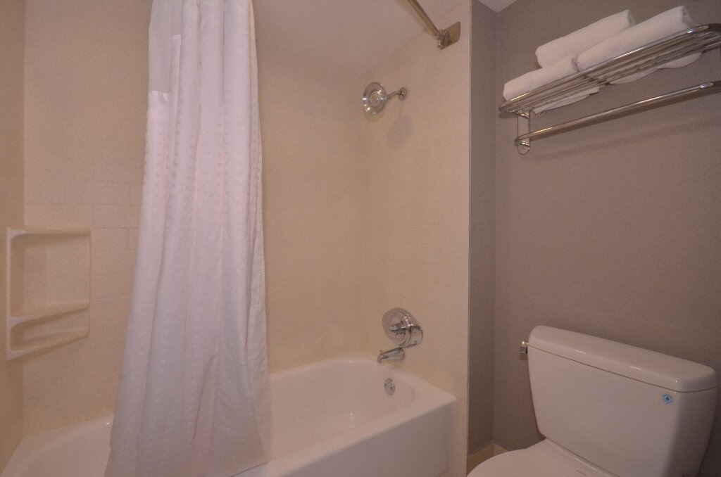 Double suite 1 chambre Holiday Inn Express & Suites Fayetteville University of Arkansas Area, an IHG Hotel