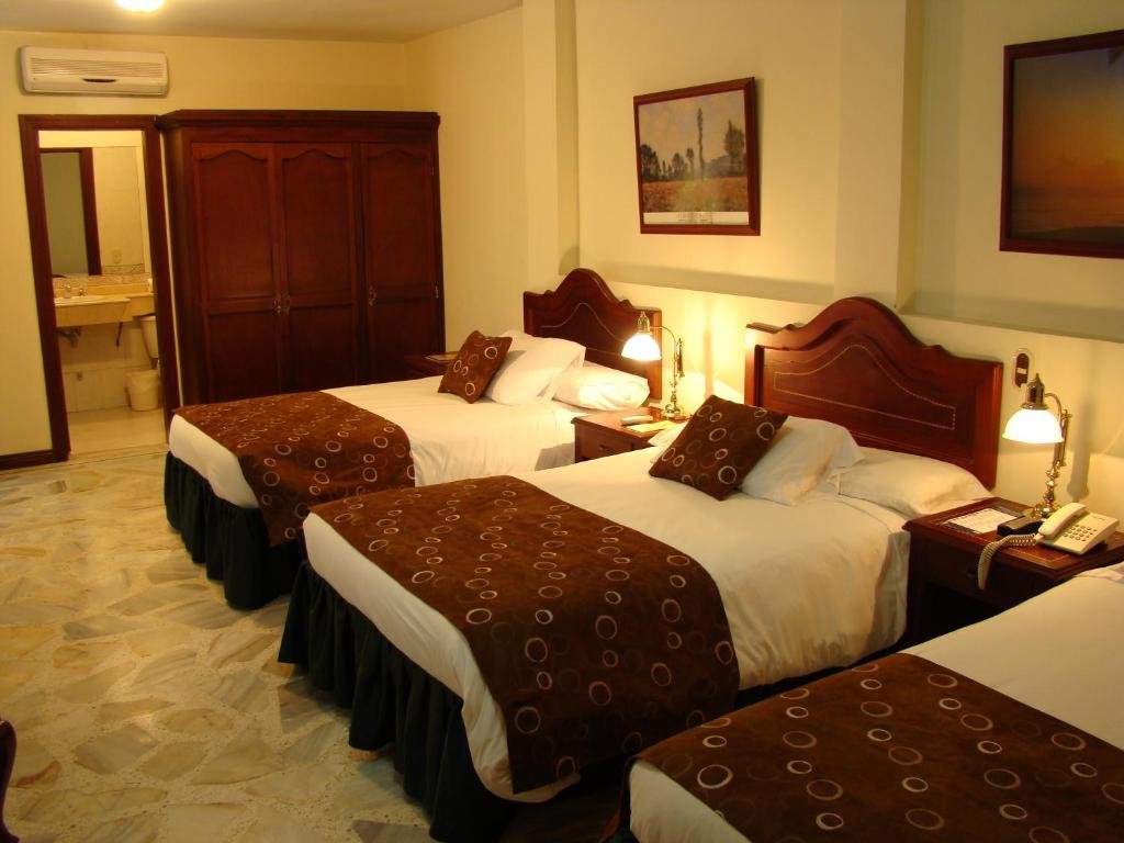 Трёхместный номер Standard Hotel San Fernando Real