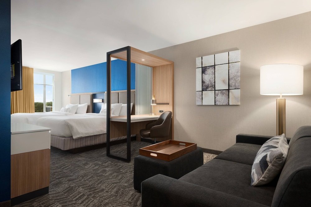 Люкс SpringHill Suites by Marriott Milwaukee West/Wauwatosa