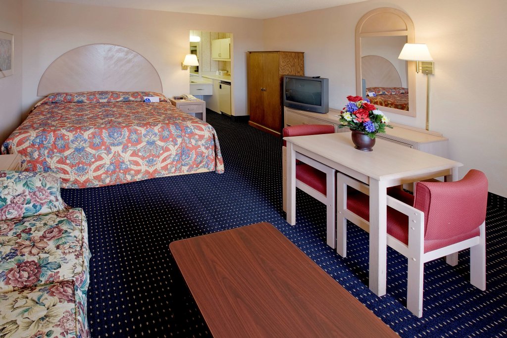 Двухместный люкс Americas Best Value Inn & Suites in Murfreesboro