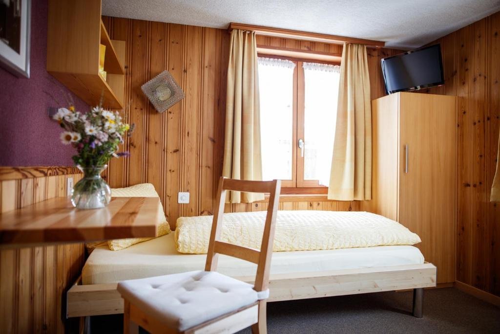 Classic room Hotel Nufenen