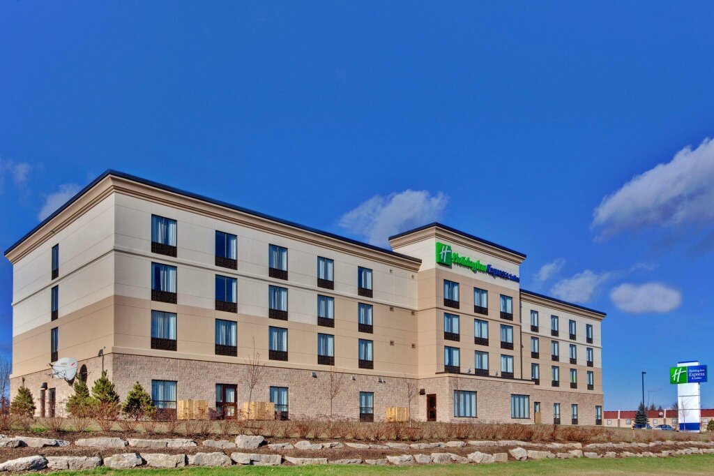 Двухместный полулюкс Holiday Inn Express Hotel & Suites Brockville, an IHG Hotel