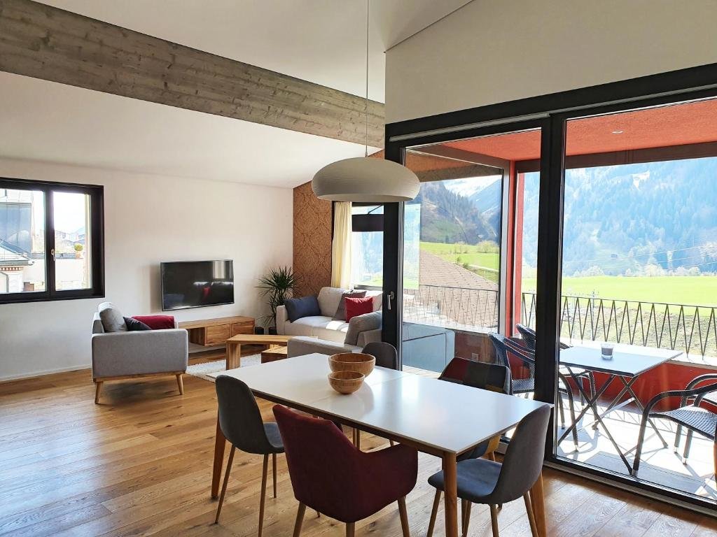 Apartamento 3,5 Zimmer Dachwohnung: Modern, komfortabel, zentral, mit Bergsicht