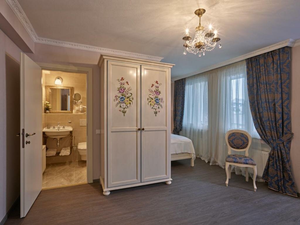 Standard Dreier Zimmer mit Balkon Apartment-Hotel am Rathaus