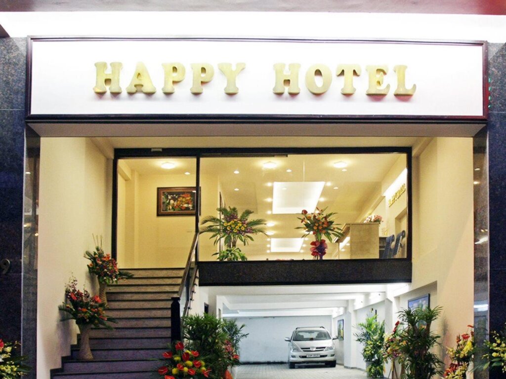 Кровать в общем номере Happy Hotel