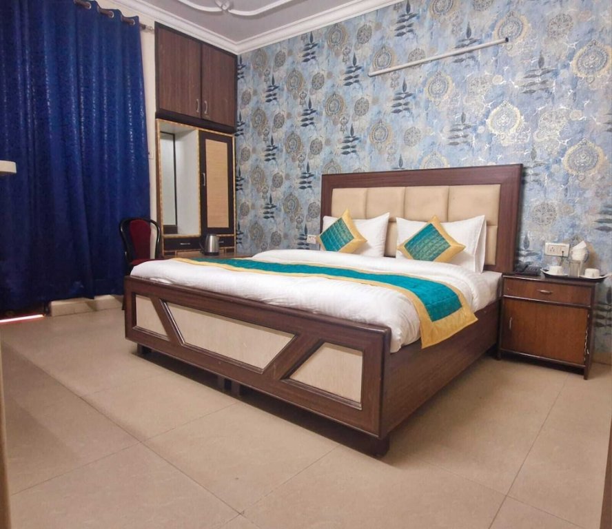 Superior Double room Stay at Mayank and Get Free Airport Drop