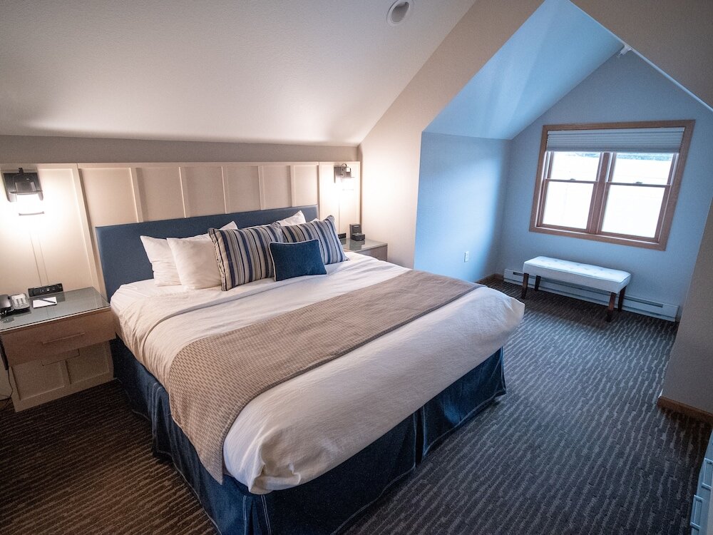 Suite 1 dormitorio ático con vista al lago Beacon Pointe on Lake Superior