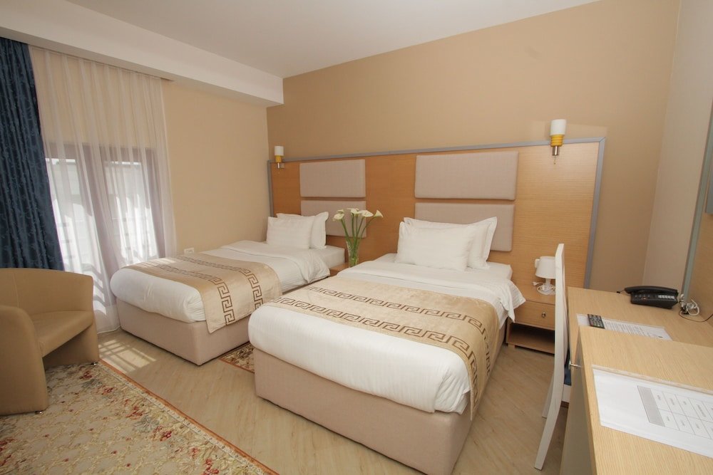 Трёхместный номер Comfort Capital Tirana Hotel Bruçi