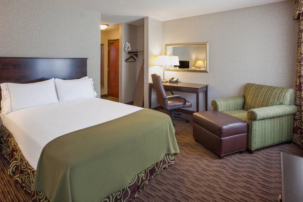 Номер Standard Holiday Inn Express Hotel & Suites Minneapolis-Downtown Convention Center, an IHG Hotel
