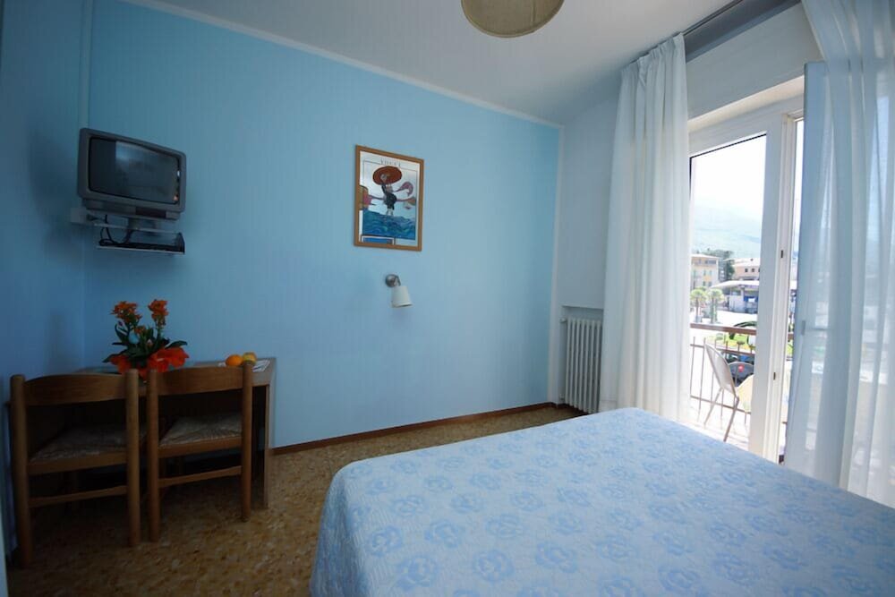 Standard Single room with balcony and with city view Hotel Firenze