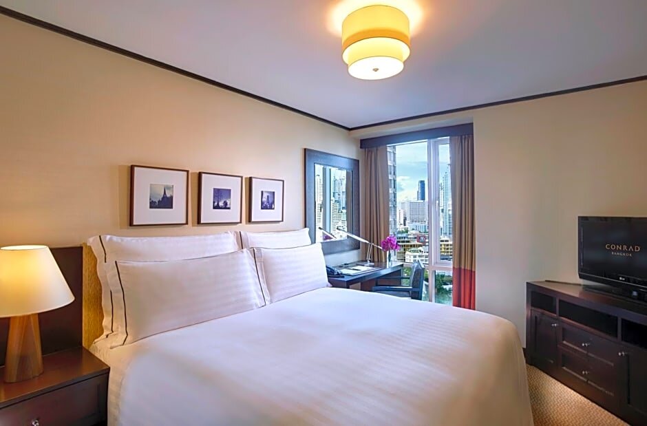 2 Bedrooms Suite Conrad Bangkok Residences