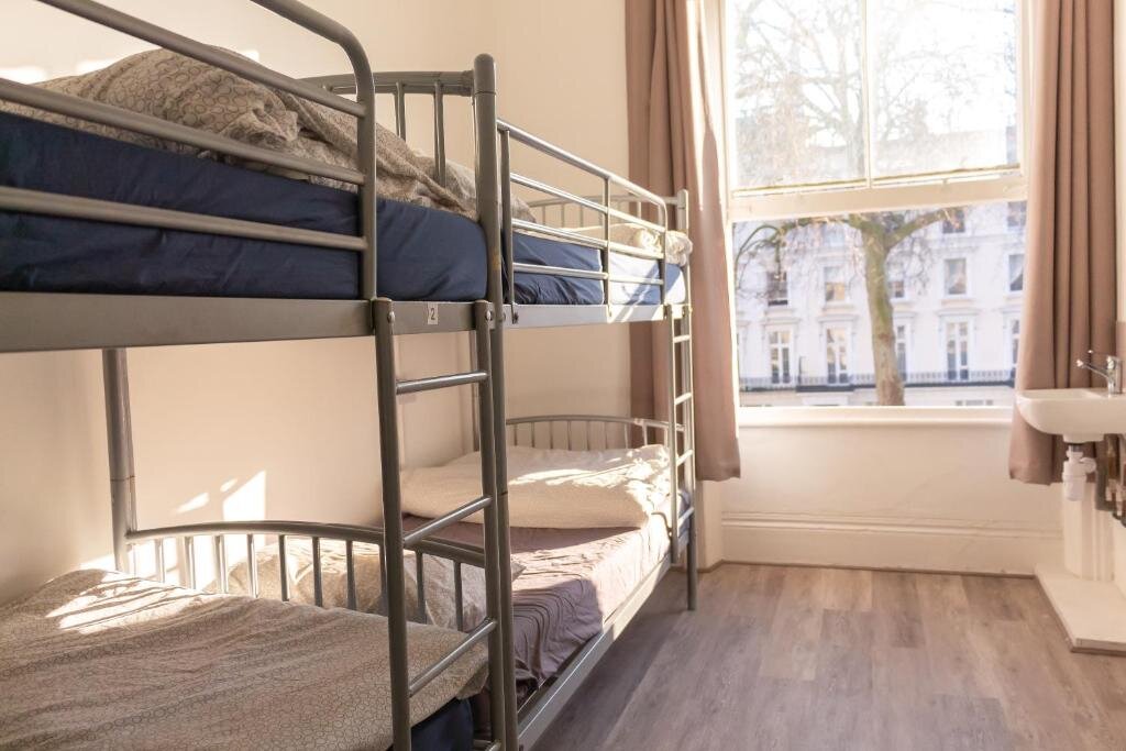 Кровать в общем номере Urbany Hostel London 18-40 Years Old