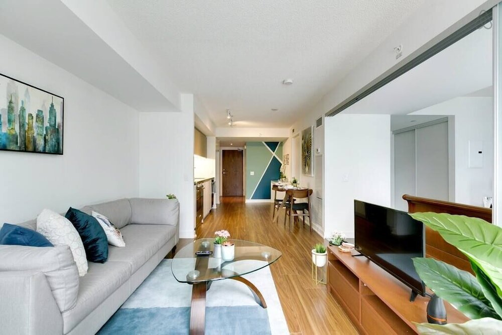 Standard Zimmer Quartz Suite by Rogers Centre