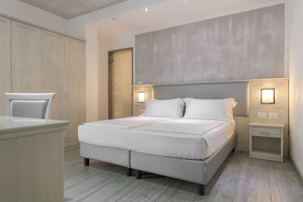 Comfort room Garda Suite Hotel