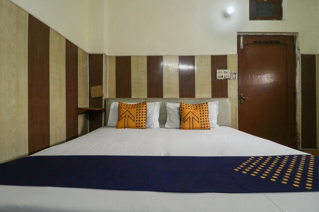 Executive Zimmer OYO Inderpuri Guest House