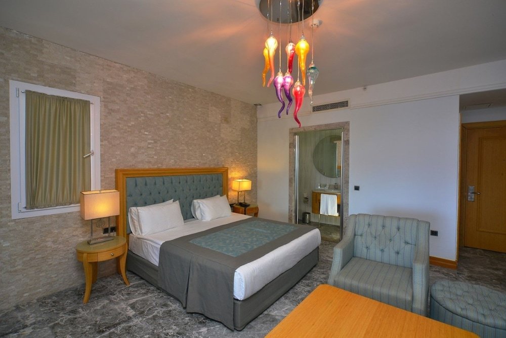 Семейный люкс с 2 комнатами с видом на море BVS Bosphorus Resort Hotel & Spa