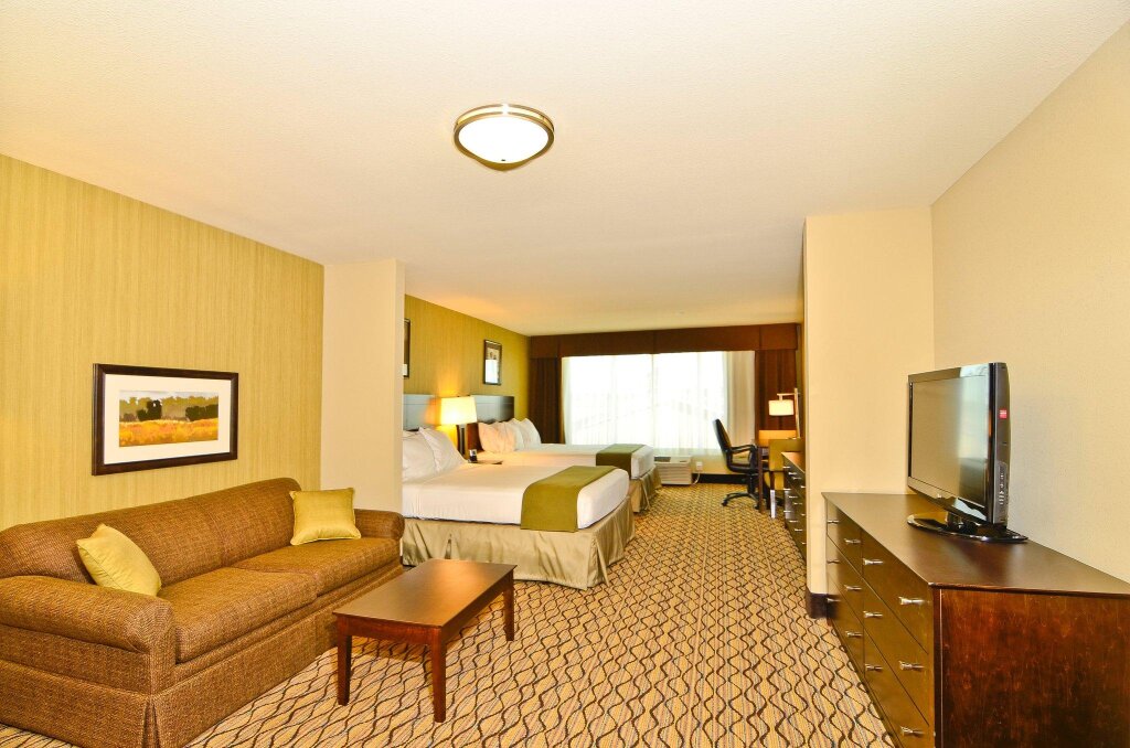 Vierer Suite Holiday Inn Express & Suites