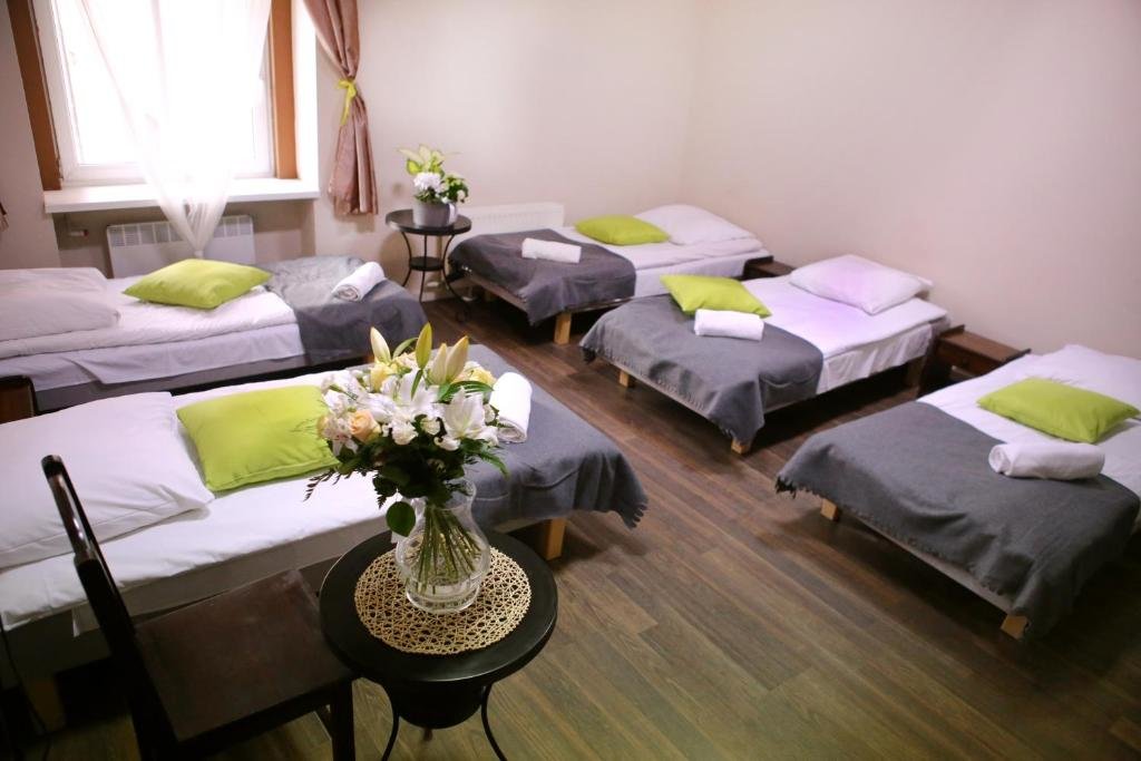 Кровать в общем номере Royal Hostel