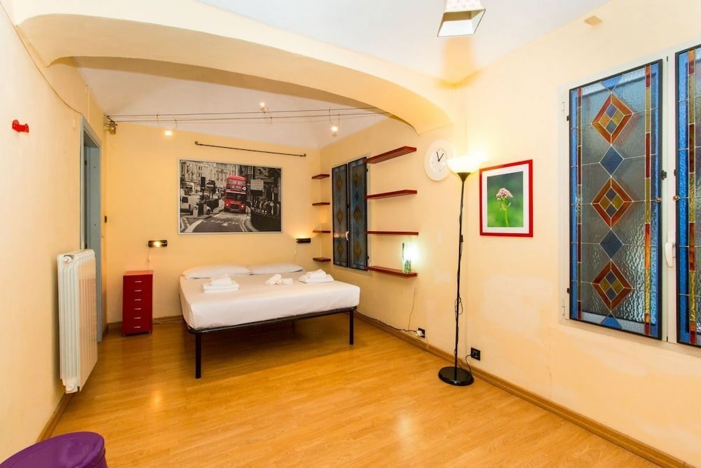 2 Bedrooms Apartment with balcony Porta Nuova Central Flat with Balcony