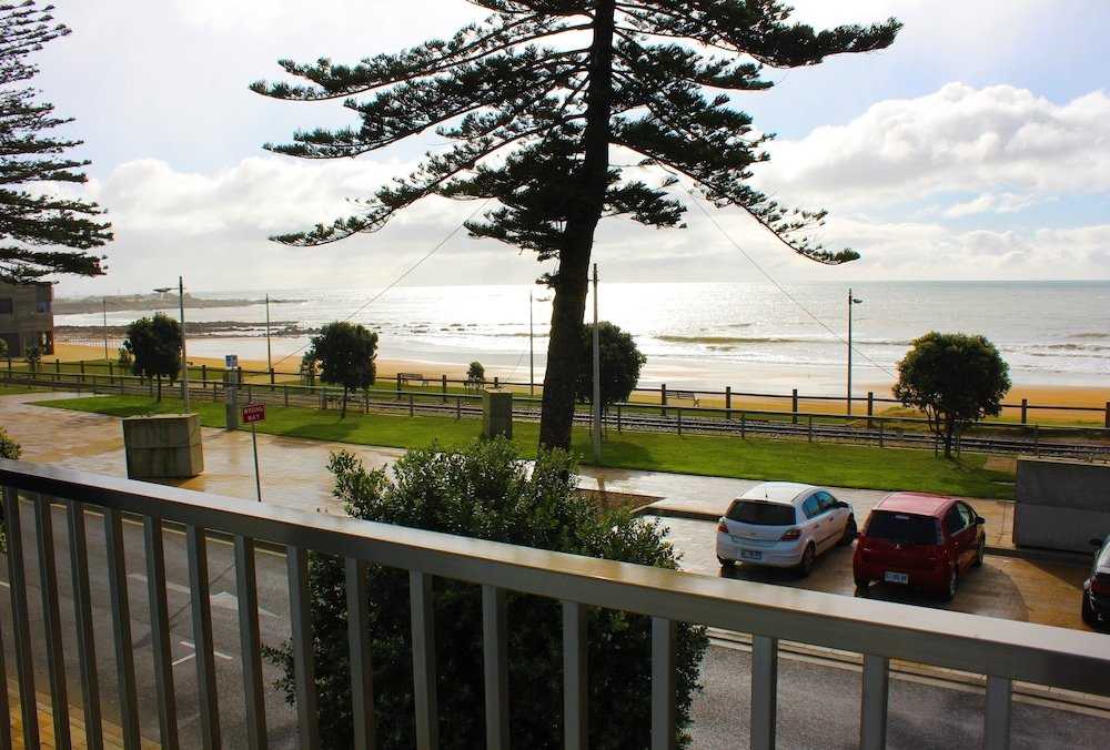 Двухместный номер Deluxe с балконом и с видом на океан Beach Hotel
