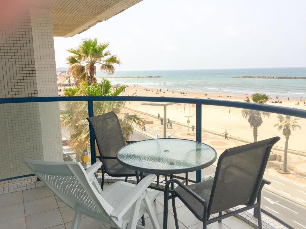 Apartamento con vista al mar M Sea Suites - By The Beach