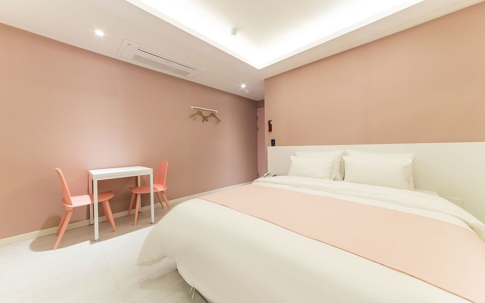 Standard room Suwon Hotel Jun
