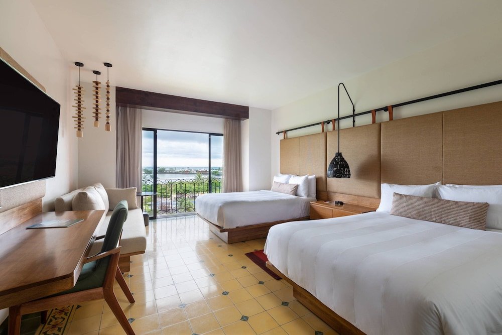 Четырёхместный номер Standard с видом на океан Los Sueños Marriott Ocean & Golf Resort