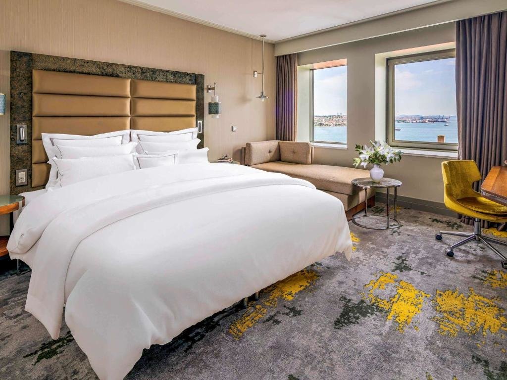Deluxe Double room with Bosphorus view The Artisan Istanbul MGallery