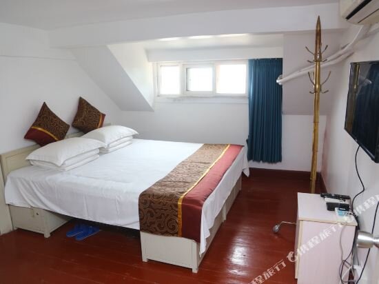 Standard Doppel Zimmer Dachboden Qingdao Binhai Classic Villa & Homestay