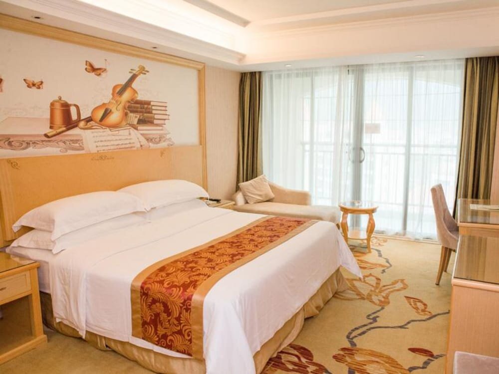 Номер Deluxe Vienna Hotel Qingyuan Taihe Ancient Cave Scenic Area