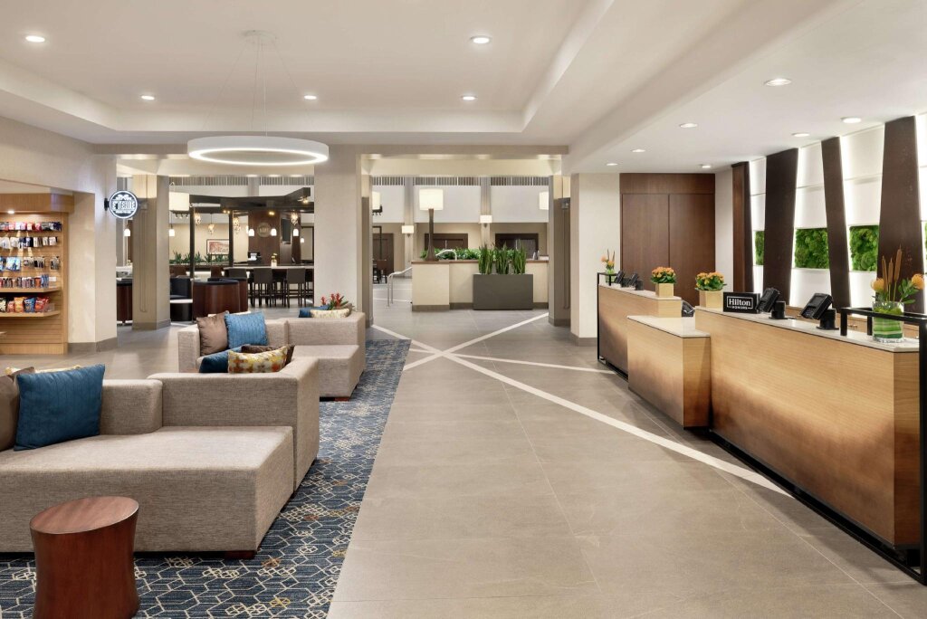 Одноместный люкс Embassy Suites by Hilton Cincinnati RiverCenter